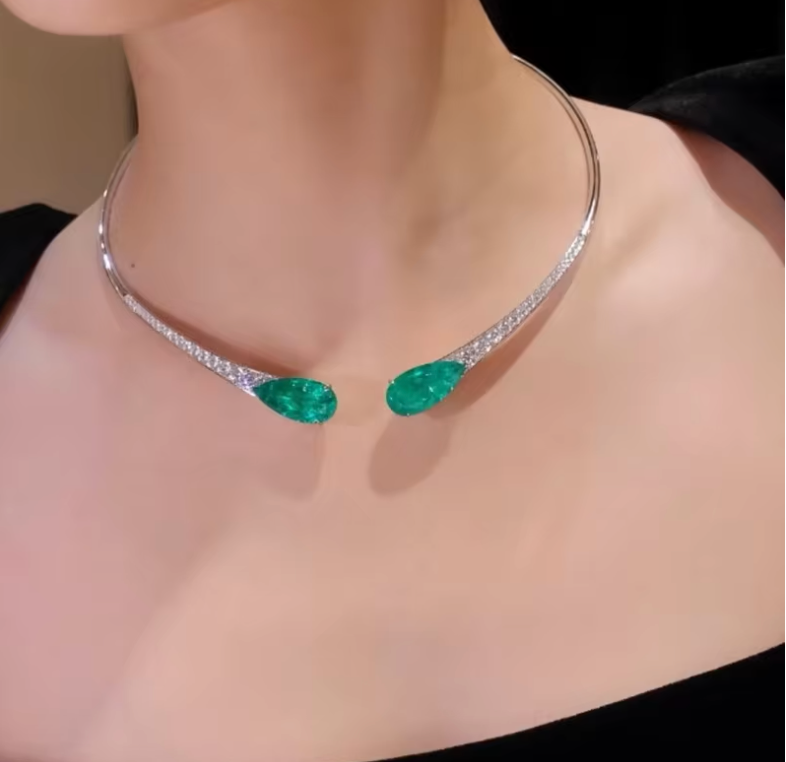 White Gold Open-Front Pear Emerald Collar Choker